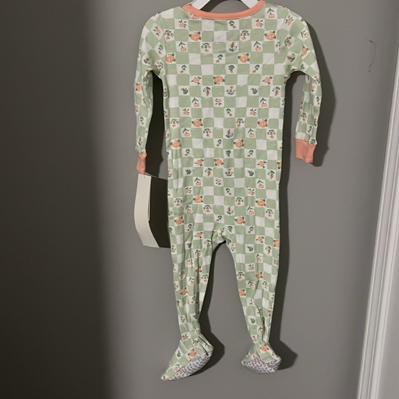 NWT Carters Footie Pajamas - 18M - Picture 4 of 5
